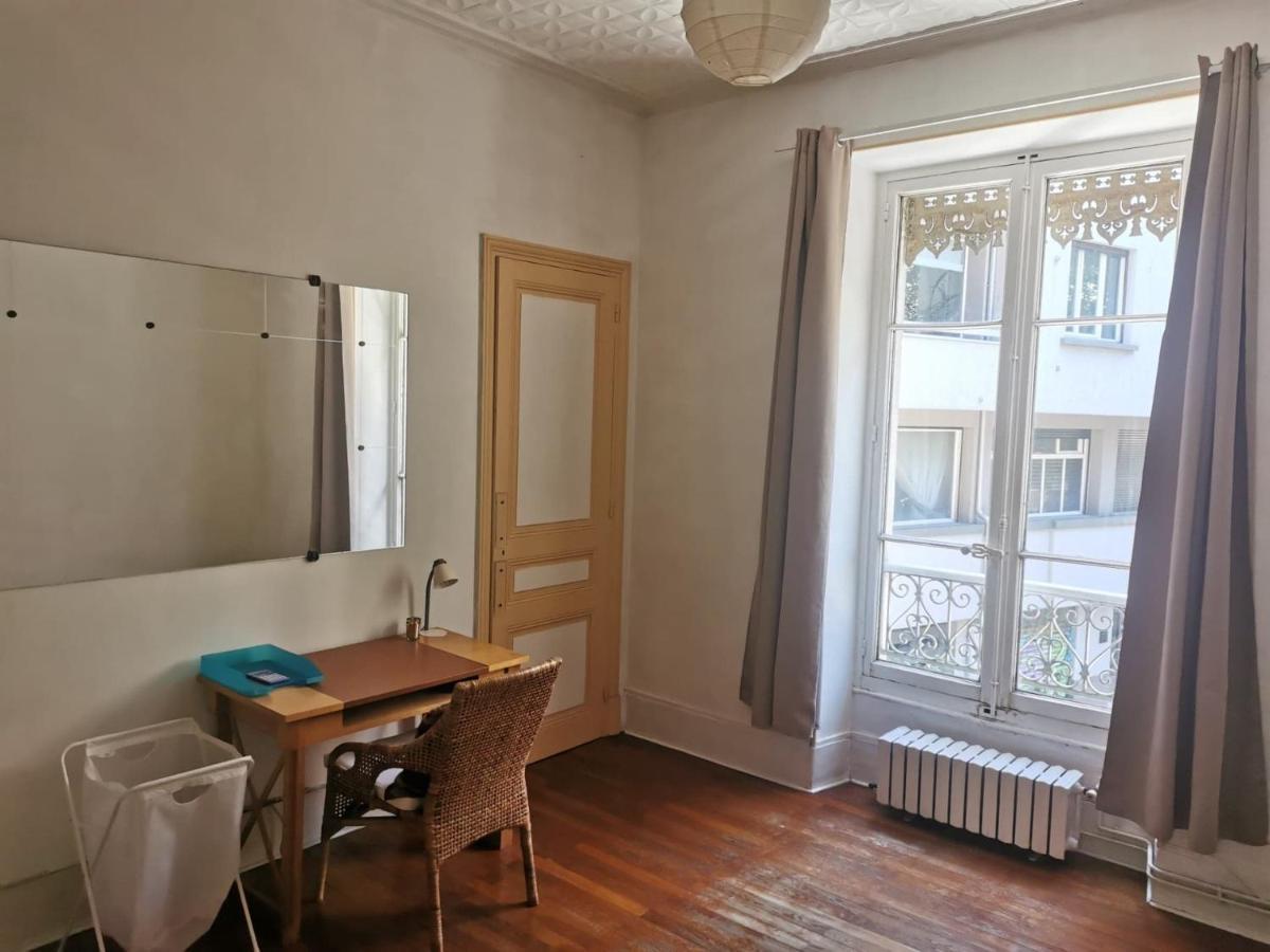 Bel Appartement Charme Ancien Dans Quartier Anime Grenoble Bagian luar foto